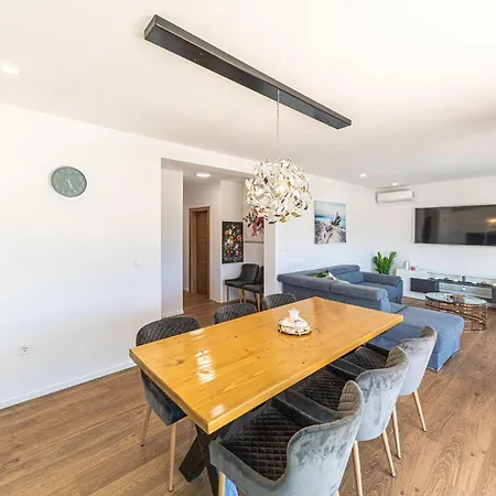 Vakantiehuis Cozy In *
