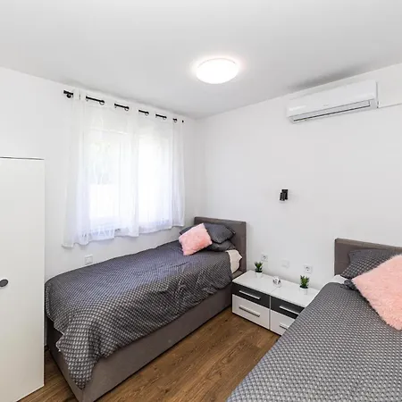 Stunning In Kaštel Novi